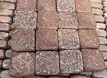 Брусчатка галтованная из лемизита, цвет-бордо, фото Купить Лемезит-брусчатка-галтованная, цвет-бордо в Оренбурге